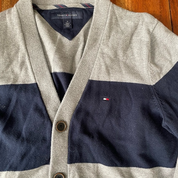 Tommy Hilfiger men’s cardigan, size medium - Picture 2 of 4